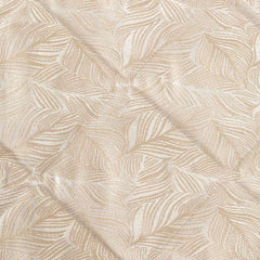 Trapuntino matrimoniale Caleffi Interiors in raso jacquard.La trapunta primaverile Interiors presenta una fantasia moderna ma delicata, con foglie che si intersecano in una fitta trama. Copriletto trapuntato colore naturale beige ambra. Dettaglio fantasia foliage.