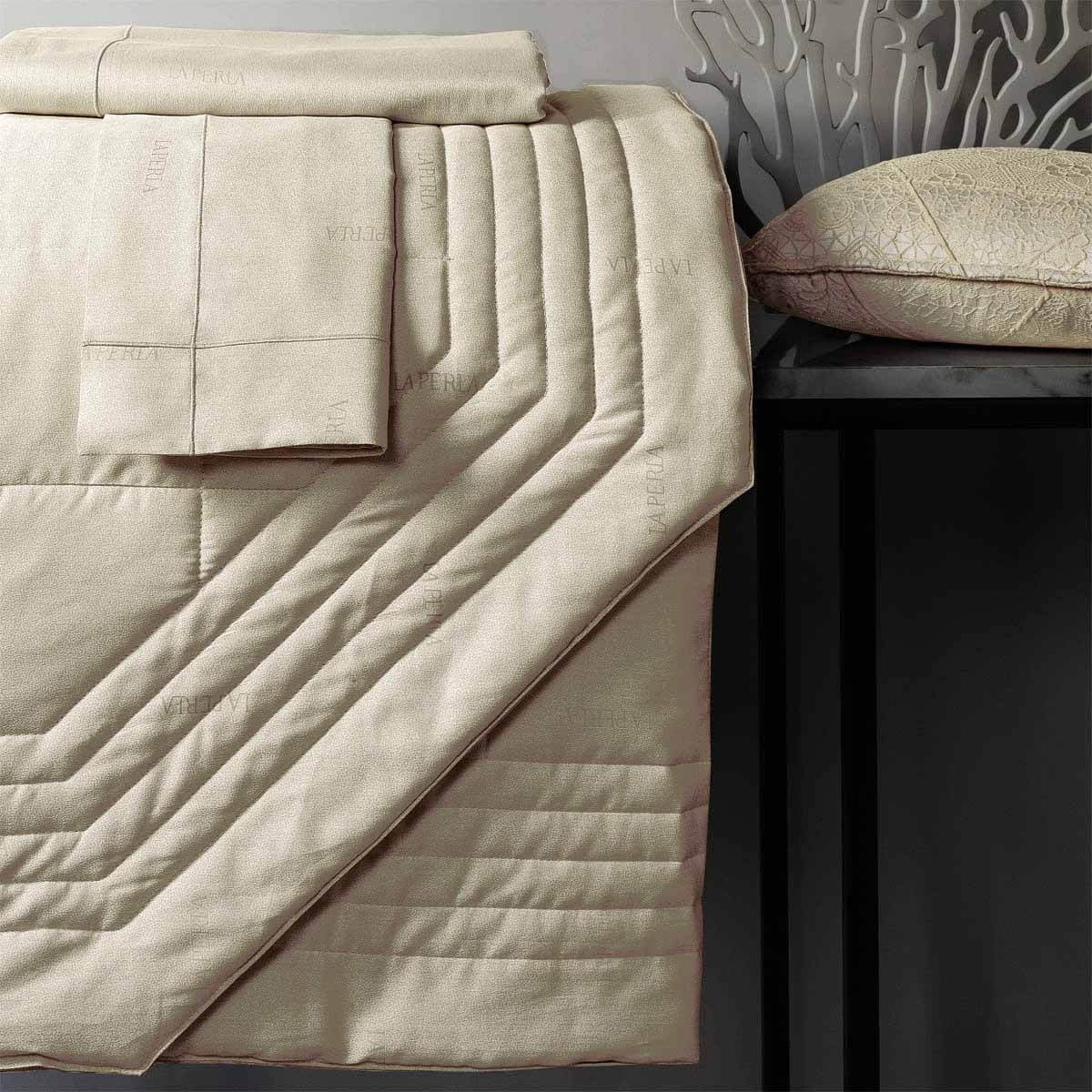 Spillo trapuntino La perla matrimoniale quilt copriletto coperta beige grigio